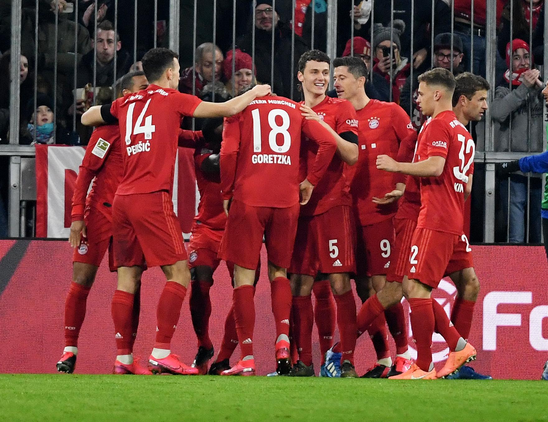 Fc Bayern Spielt Sich In Torrausch Und Uberollt Schalke Mit 5 0 Br24