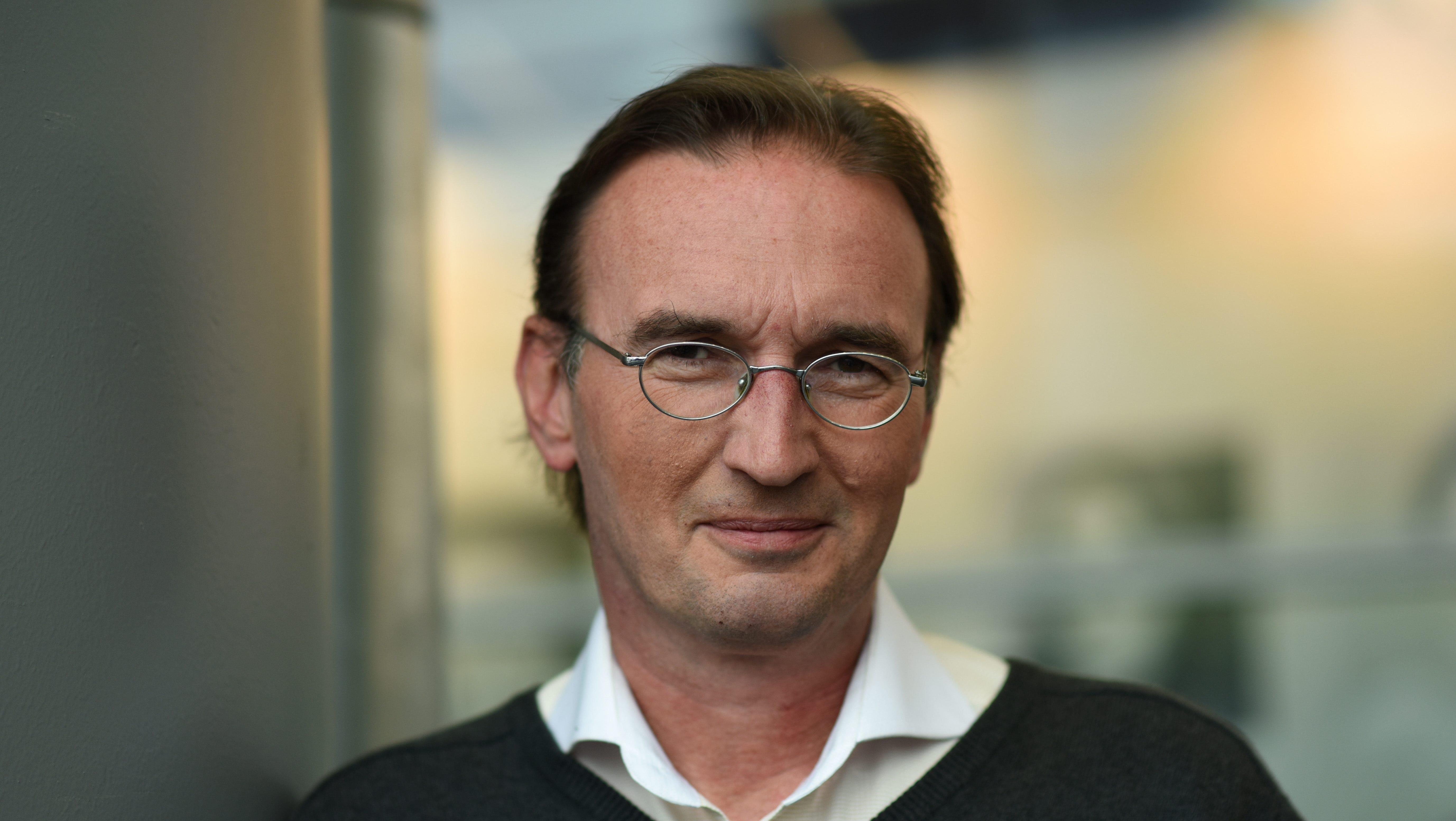 Gerhard Henschel , aufgenommen im Oktober 2015, auf der 67. Frankfurter Buchmesse | Bild:picture alliance / Uwe Zucchi | Uwe Zucchi