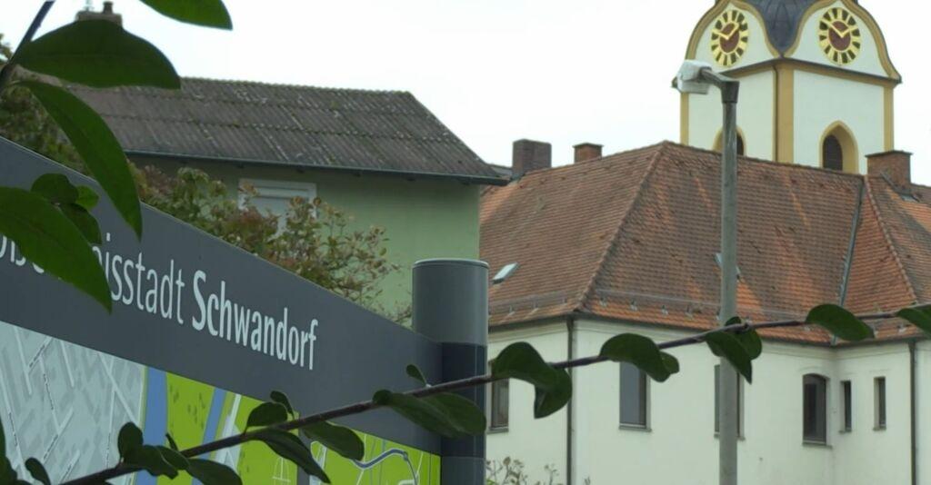 Ein Straßenschild in Schwandorf in der Oberpfalz.