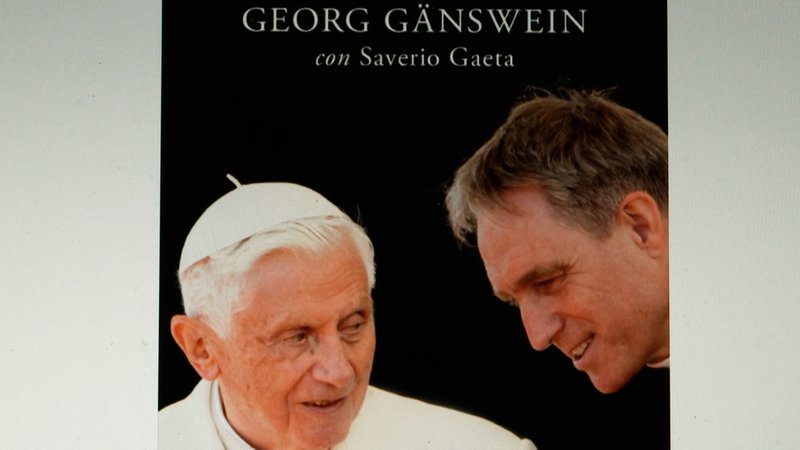 Cover der Memoiren von Erzbischof Gänswein