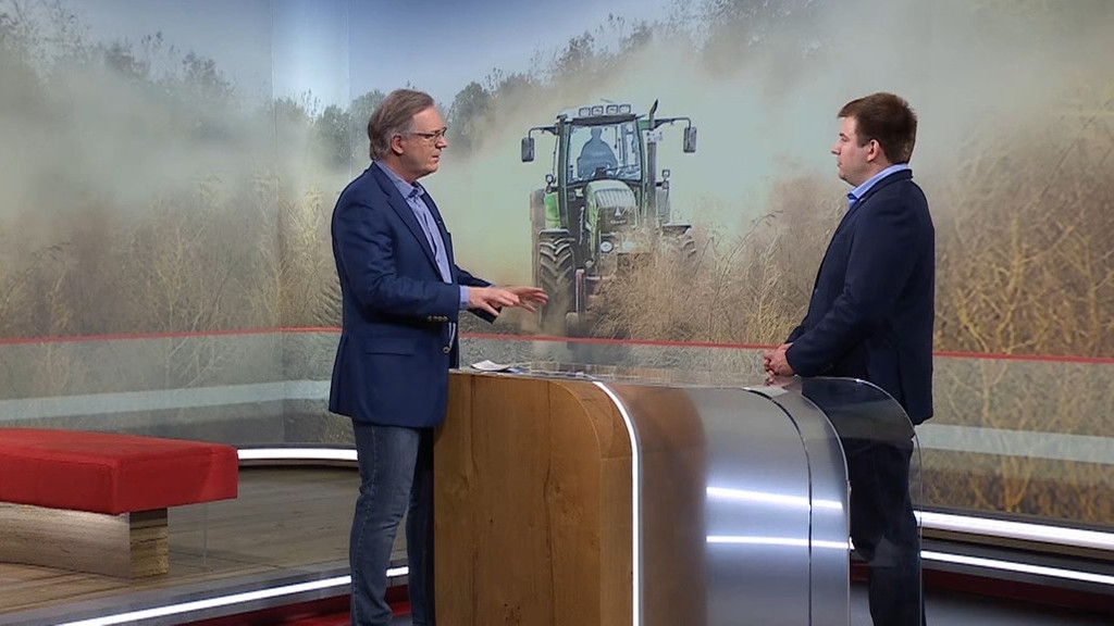 Klimaforscher Christian Hartmann im Gespräch mit Charly Hilpert. | Bild: BR Klimaforscher Christian Hartmann im Gespräch mit Charly Hilpert.