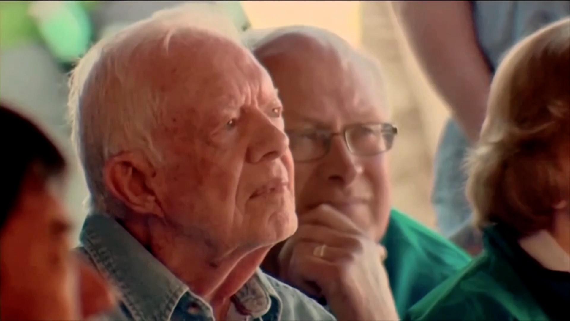 Der frühere US-Präsident Jimmy Carter ist tot. Er starb am Sonntag in seinem Haus im Bundesstaat Georgia im Alter von 100 Jahren.