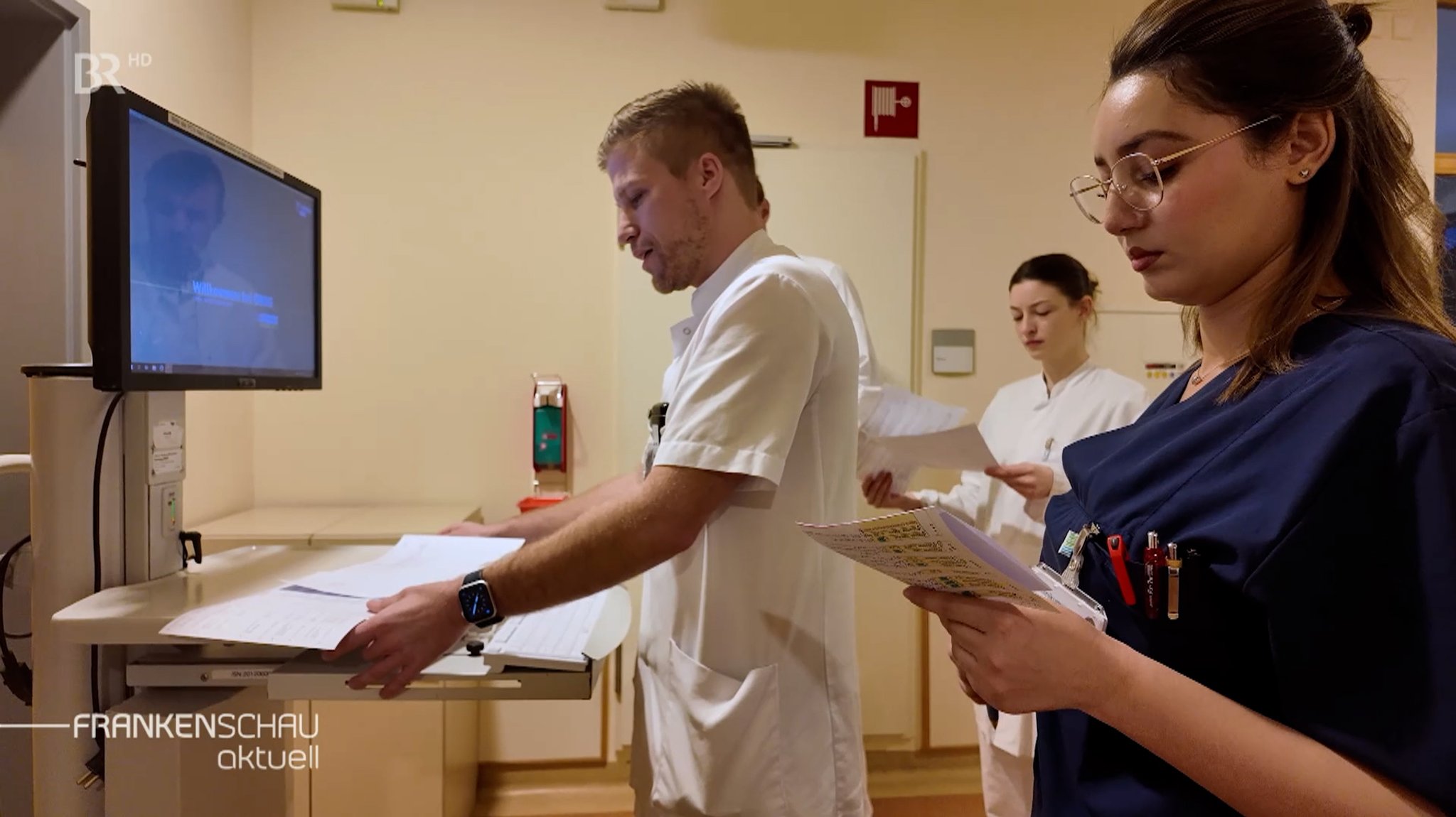 Pflegeschüler übernehmen Krankenhausstation.