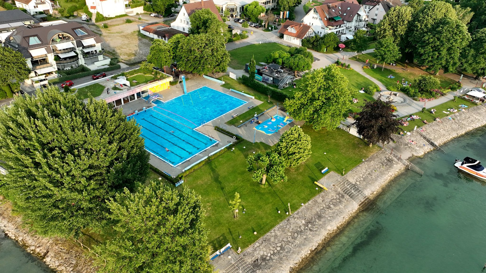 Wer rettet das Strandbad? Freibäder in Bayern unter Druck