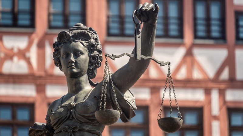 Symbolbild Justizia | Bild: picture alliance / Global Travel Images | Jürgen Held Symbolbild Justizia