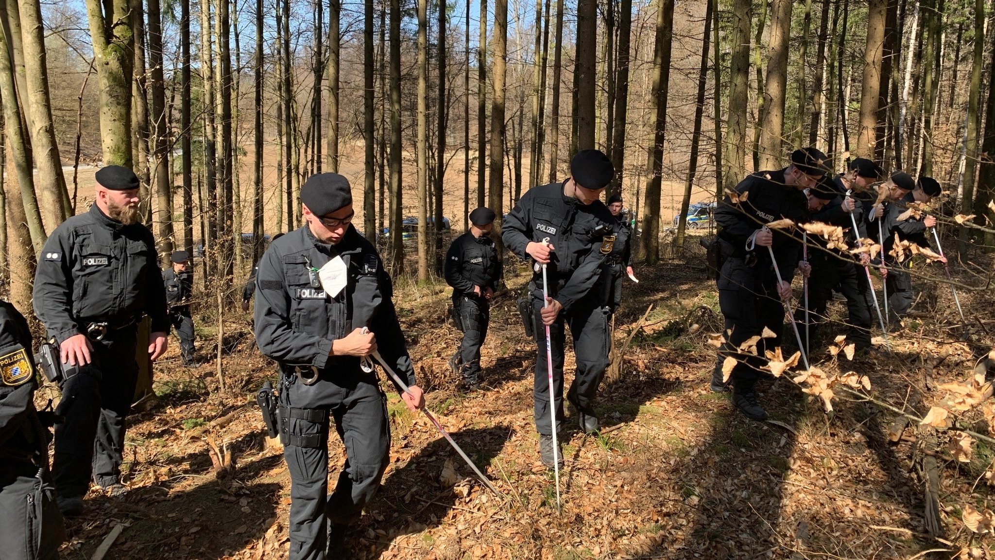 Suche nach Überresten der vermissten Sonja Engelbrecht am 28. März 2022 im Wald bei Kipfenberg