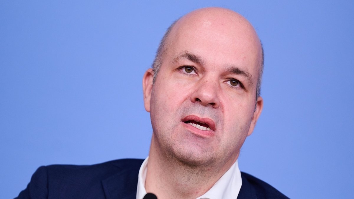 DIW-Präsident rechnet mit Mehrwertsteuererhöhung auf 21 Prozent