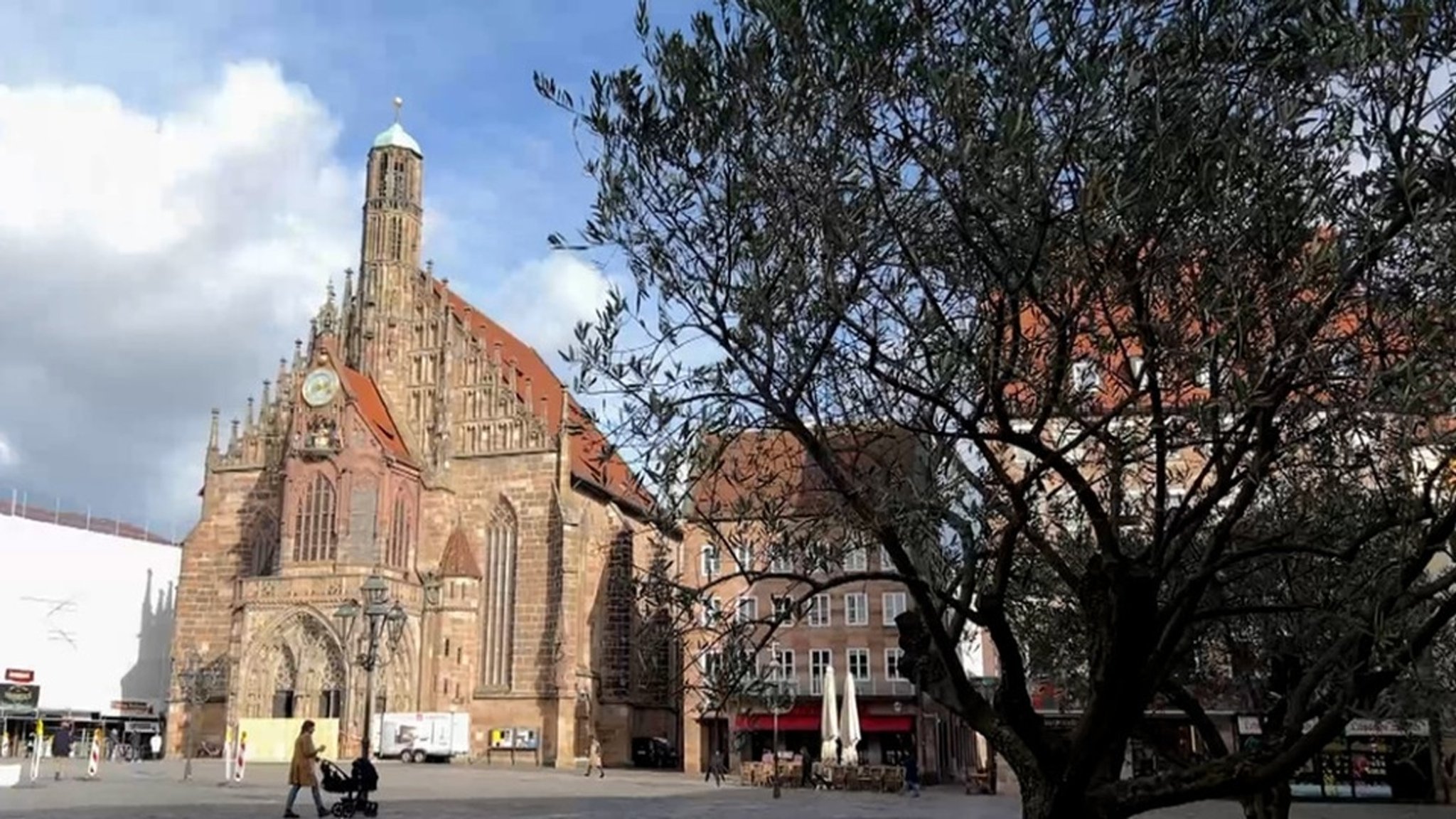 Frankenschau aktuell: Nürnberg: Bäume contra Christkindlesmarkt - hier anschauen