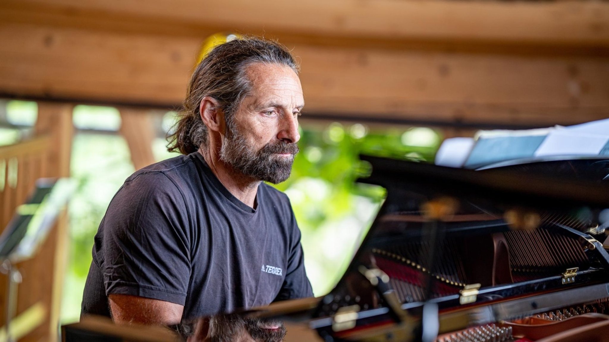 Bergauf-Bergab: Hohe Kunst · Ein Huberbua und die Musik - hier anschauen