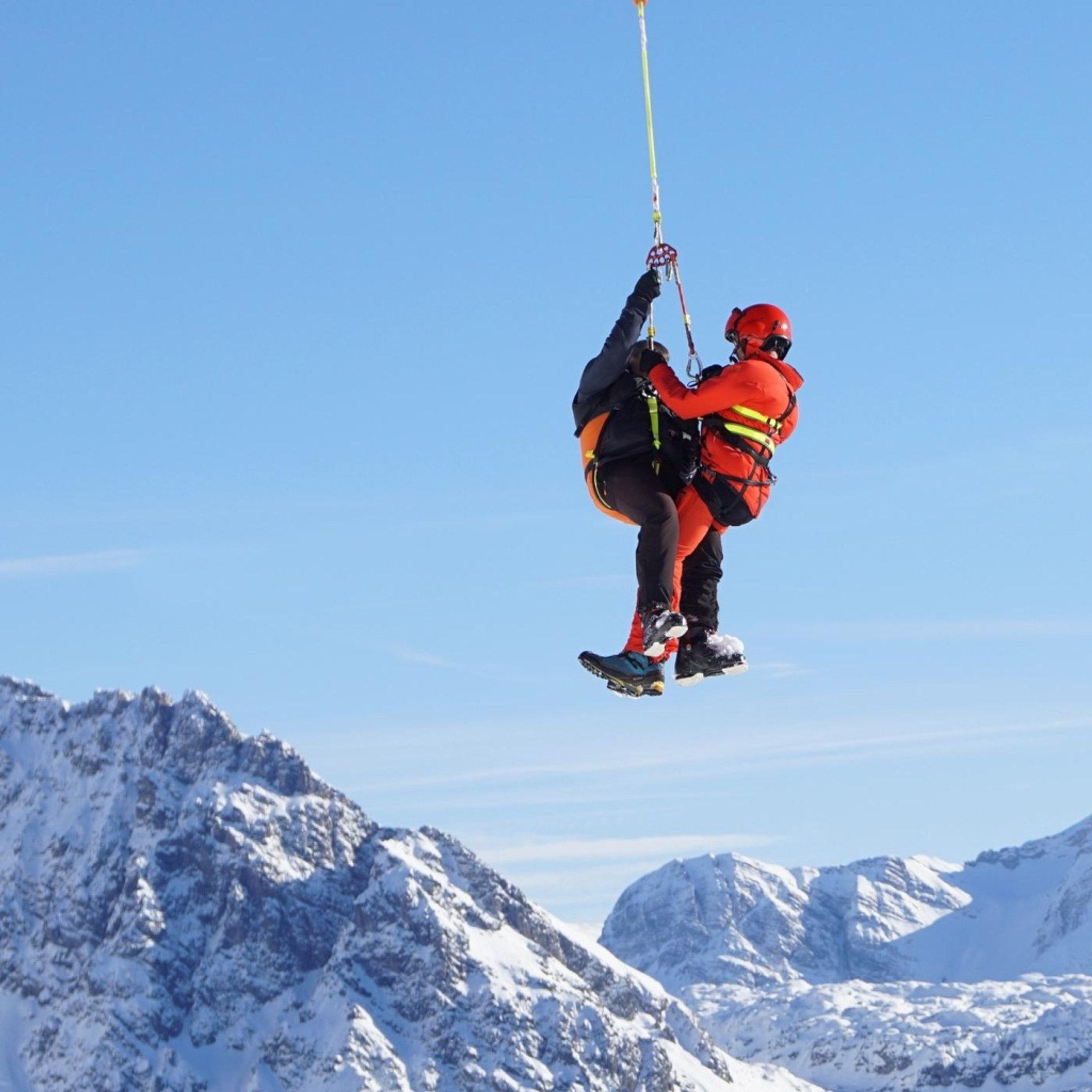 Die Geschichte der Bergretter - Helden und Heldinnen der Alpen