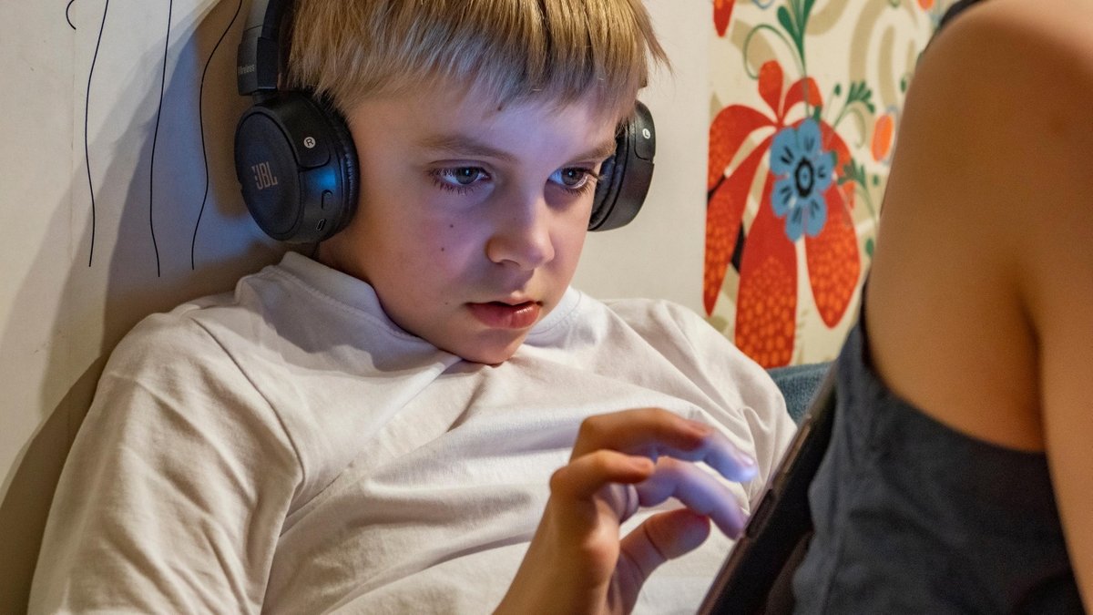 Kontrovers: Gefährden wir unsere Kinder? - hier anschauen