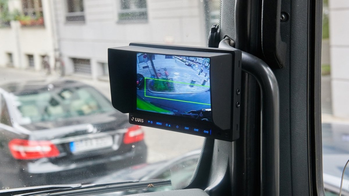 Markt: Abbiegeassistent: Weniger Unfälle dank neuer EU-Norm? - hier anschauen