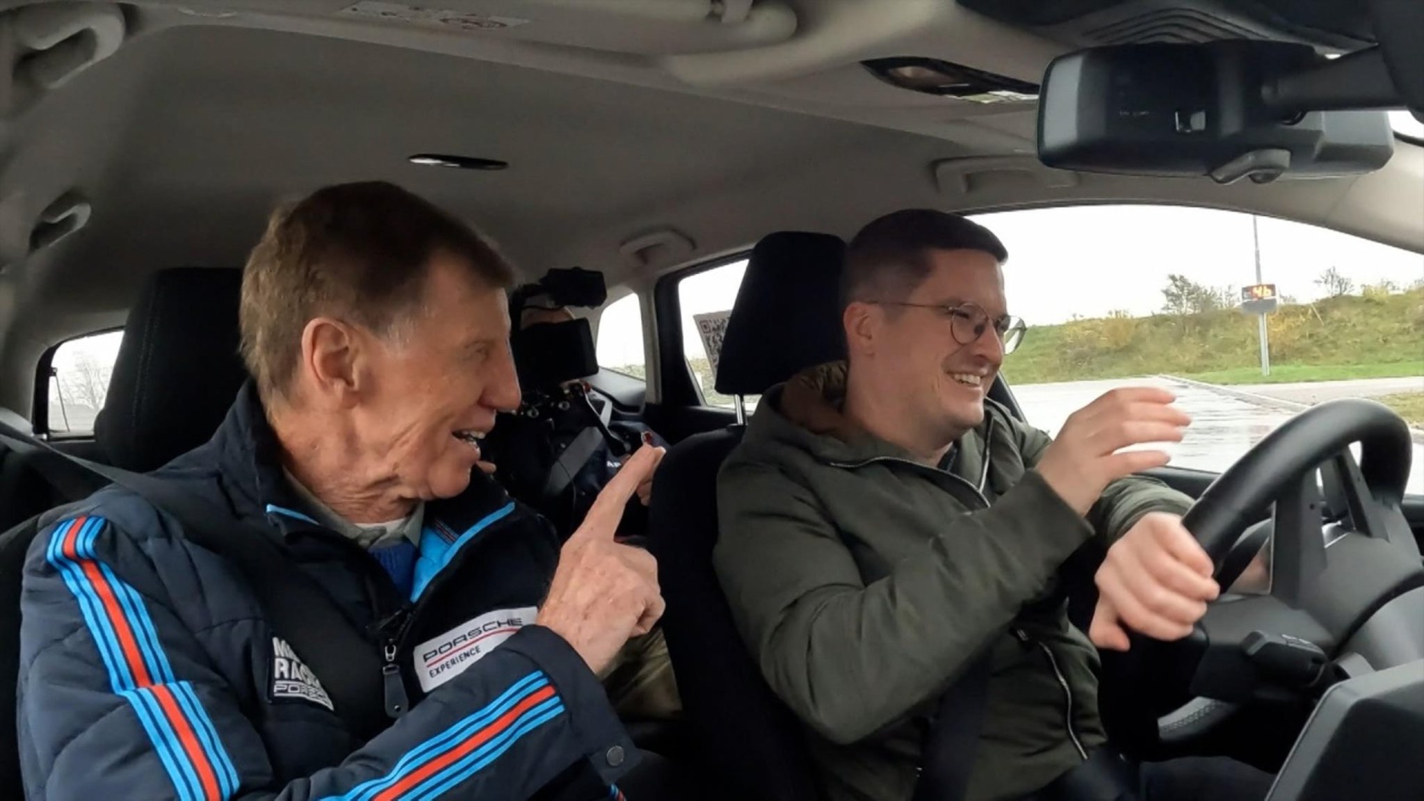 Abendschau: Schnee, Eis, Nebel: Fahrsicherheitstraining mit Walter Röhrl - hier anschauen