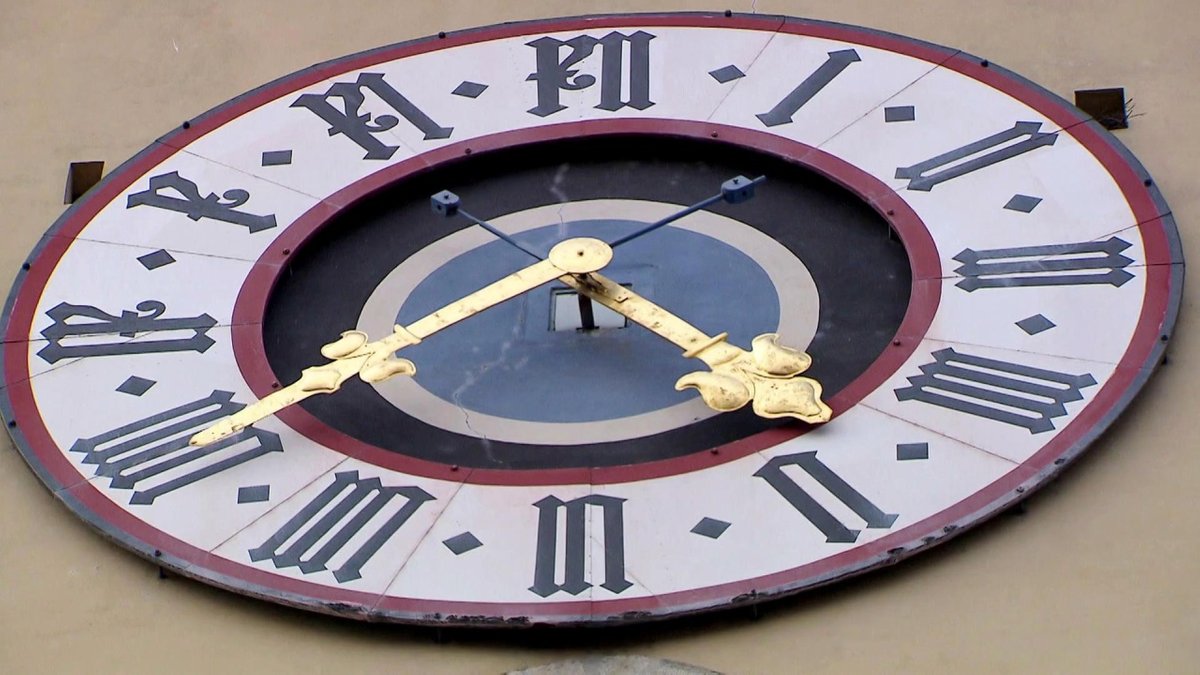 Zwischen Spessart und Karwendel: Wer hat an der Uhr gedreht? - hier anschauen