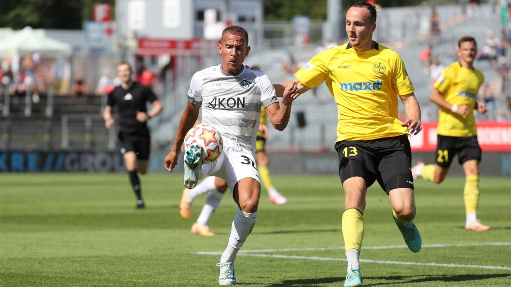 Blickpunkt Sport: Würzburger Kickers - SpVgg Bayreuth | Re-Live | Regionalliga Bayern, 8. Spieltag, Saison 2024/25 - hier anschauen