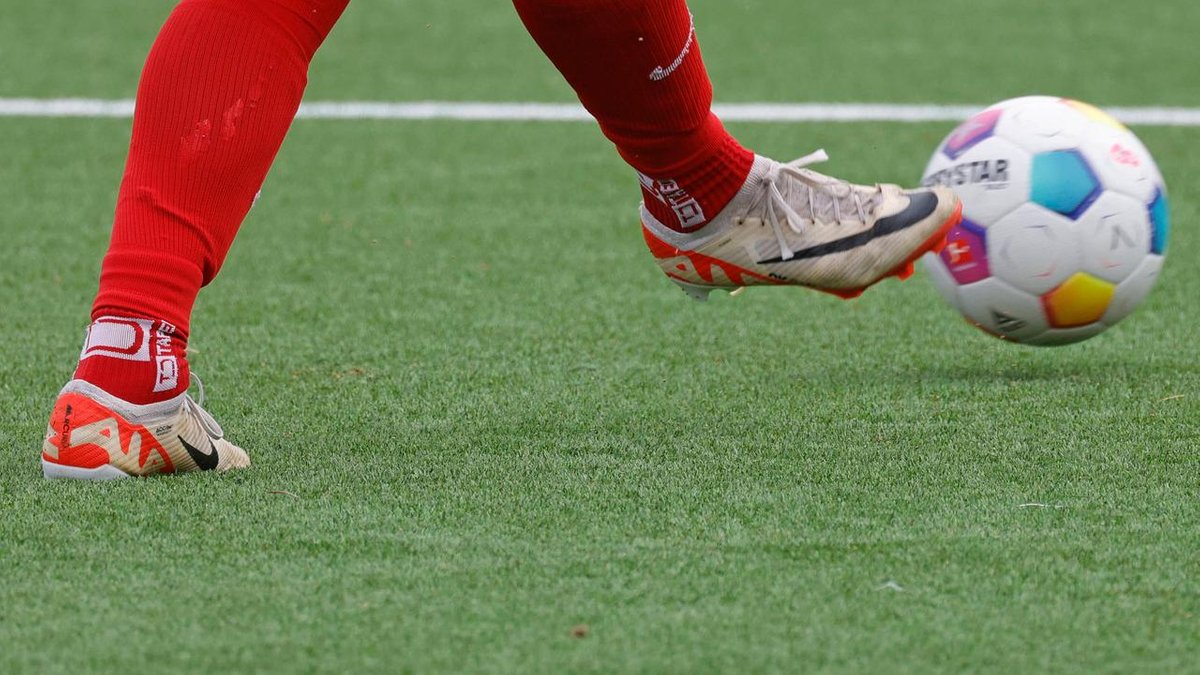 Debatte um PFAS-Verbot: Das Problem mit der Chemie im Kunstrasen