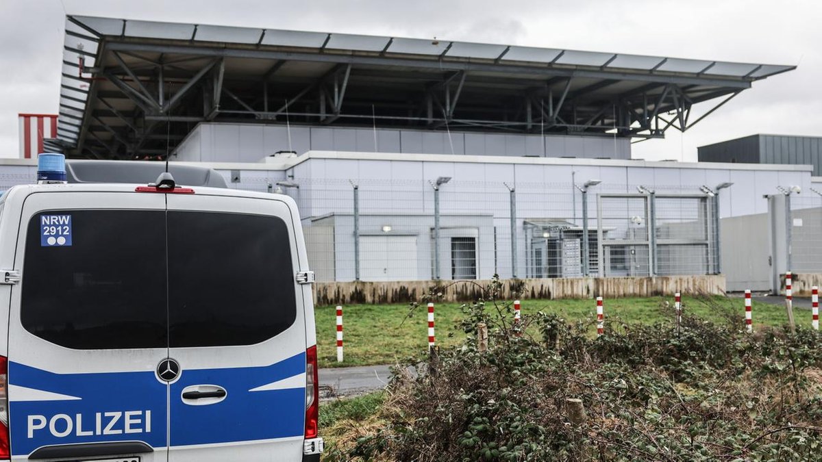 Prozess in Düsseldorf - Ein Netzwerk aus Terrorismus-Finanzierern