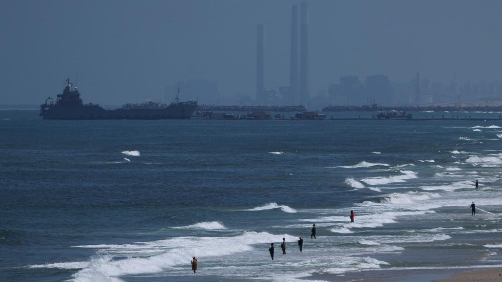 Erste Hilfsgüter erreichen Gazastreifen über provisorischen Pier