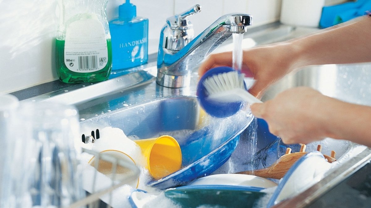 Schutz vor Infektionen: Hygiene beim Spülen 