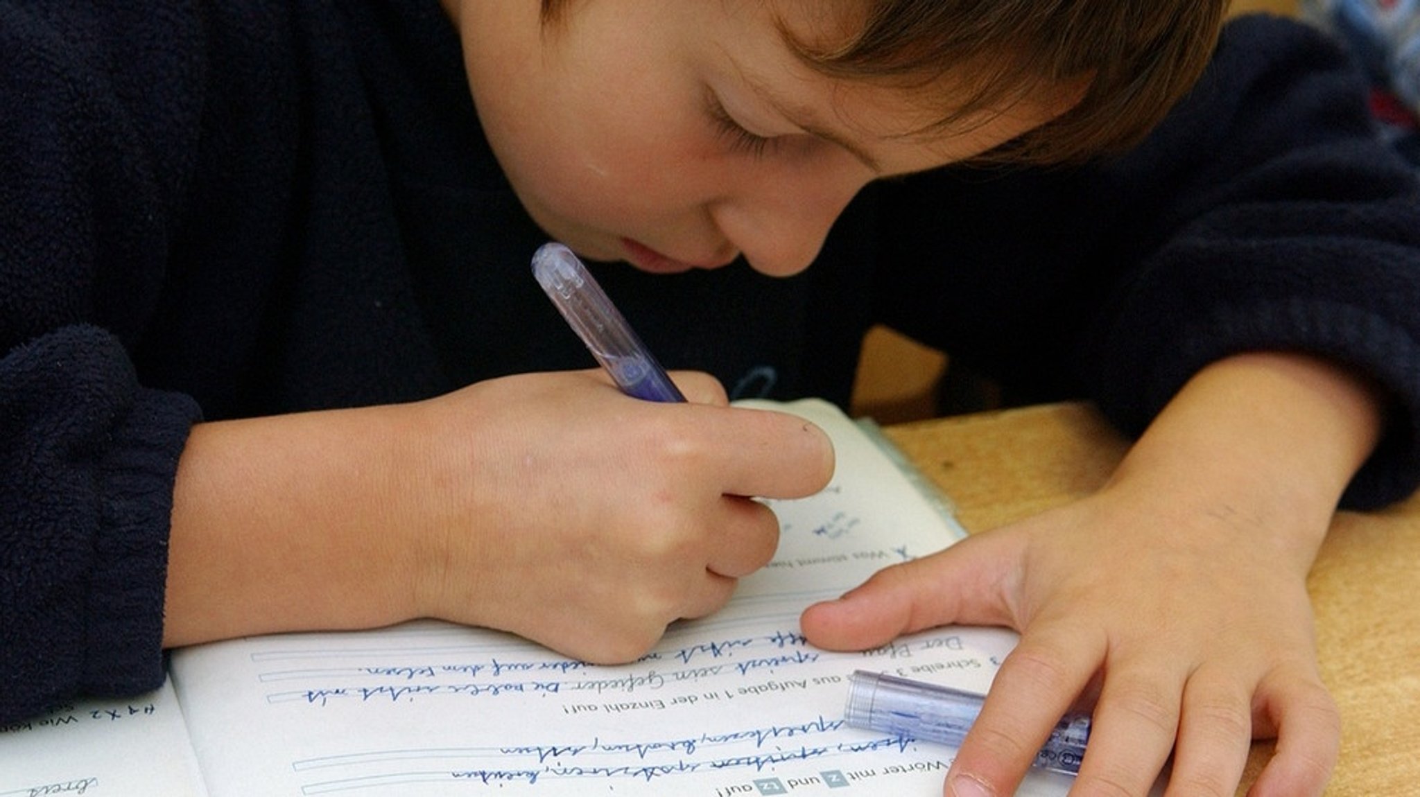 Legasthenie / Dyslexie: Woher die Lese- und Rechtschreibschwäche kommt