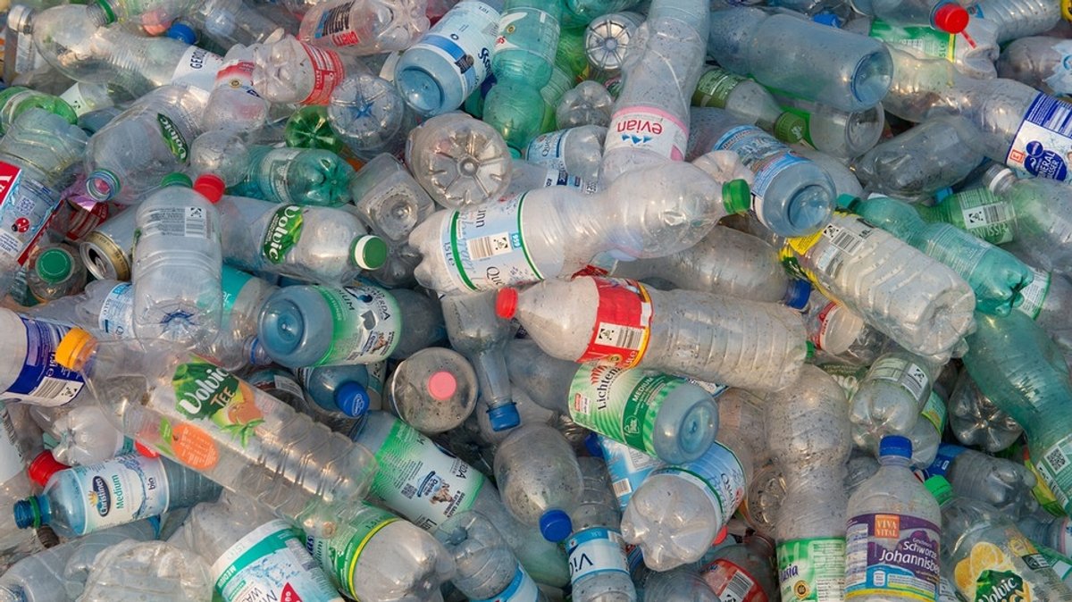 Getränkeverpackung: Mehrwegflasche oder Einwegflasche - welche ist umweltfreundlicher?