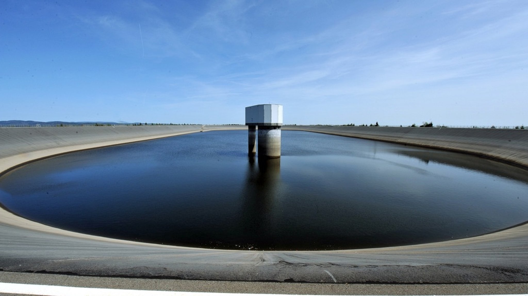 Stromspeicher: Vorratslager für Windkraft und Sonnenenergie