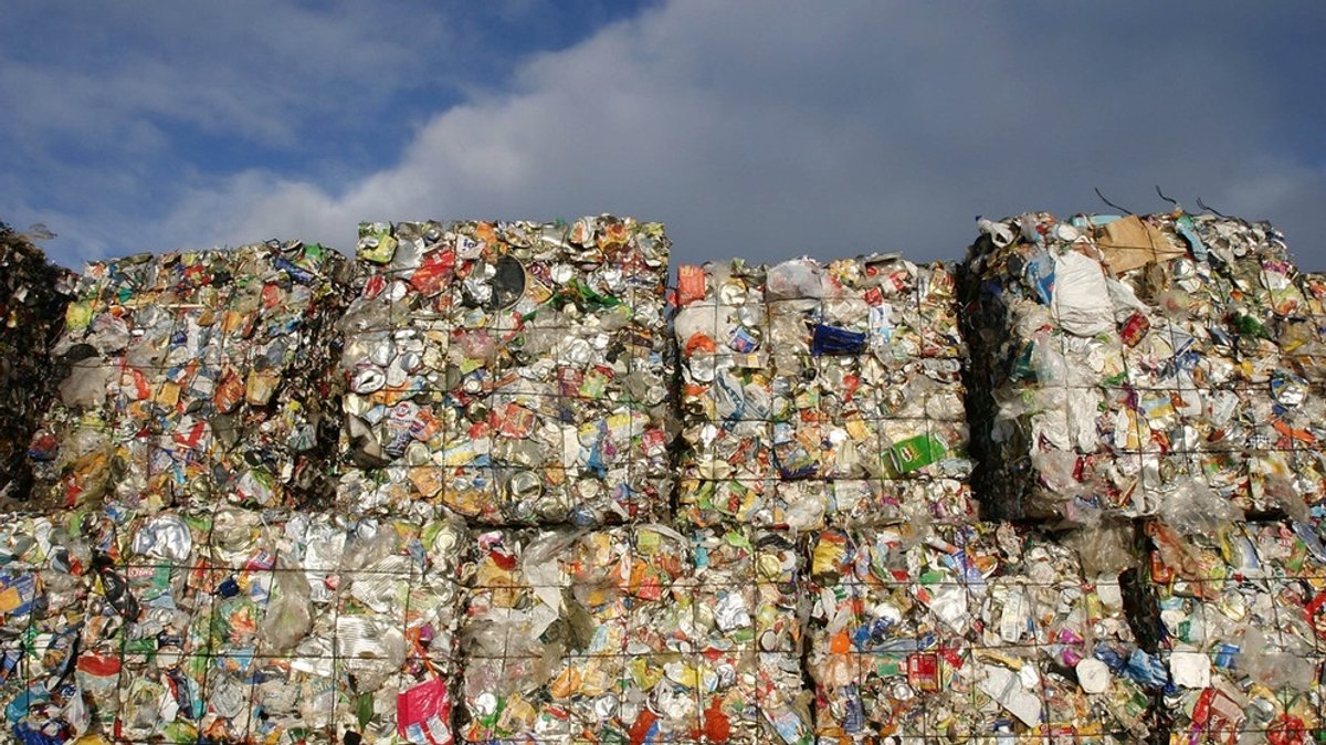 Recycling : Wie aus Müll Rohstoffe werden