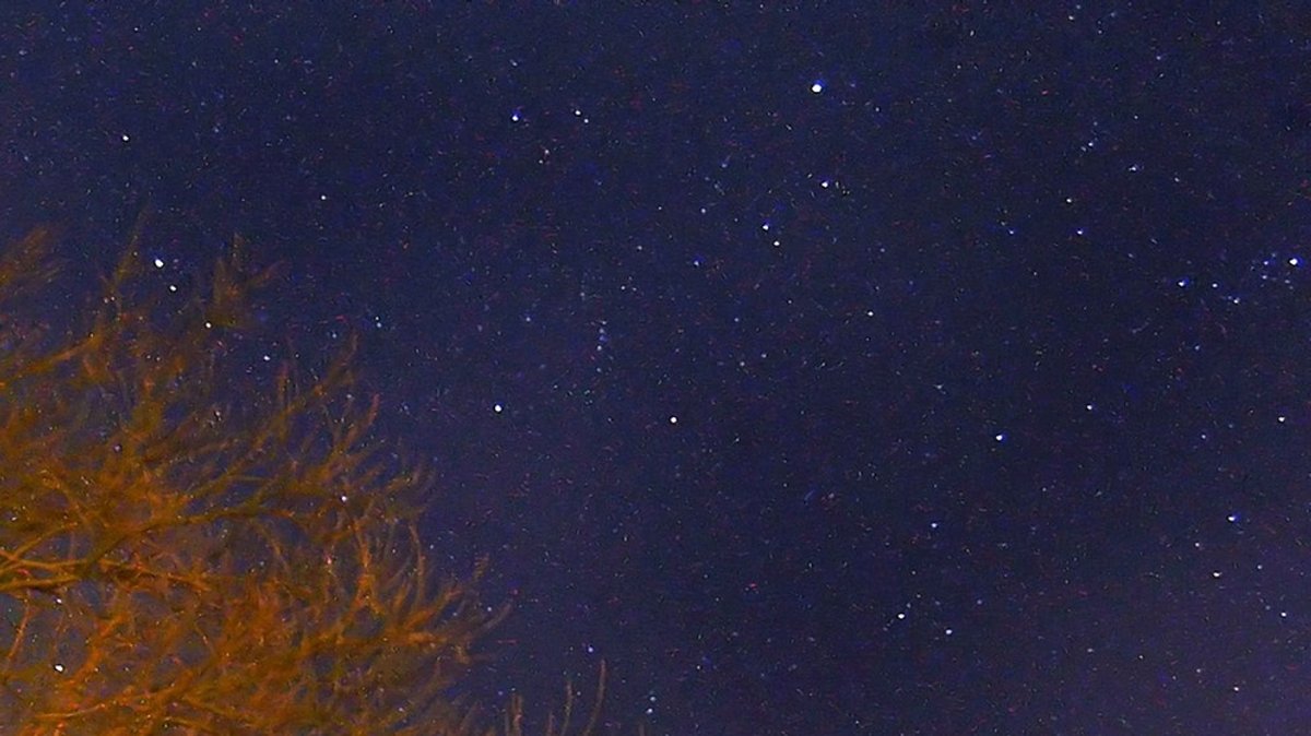 Der Sternenhimmel im Oktober 2025: Lichter in der klaren Herbstnacht