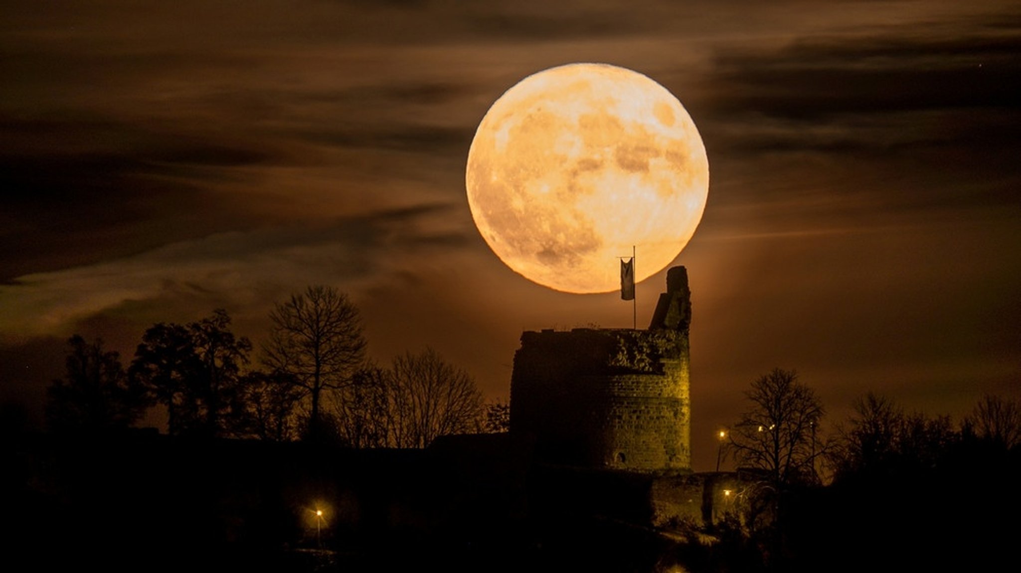 Supermond im November: Erster der drei größten Vollmonde