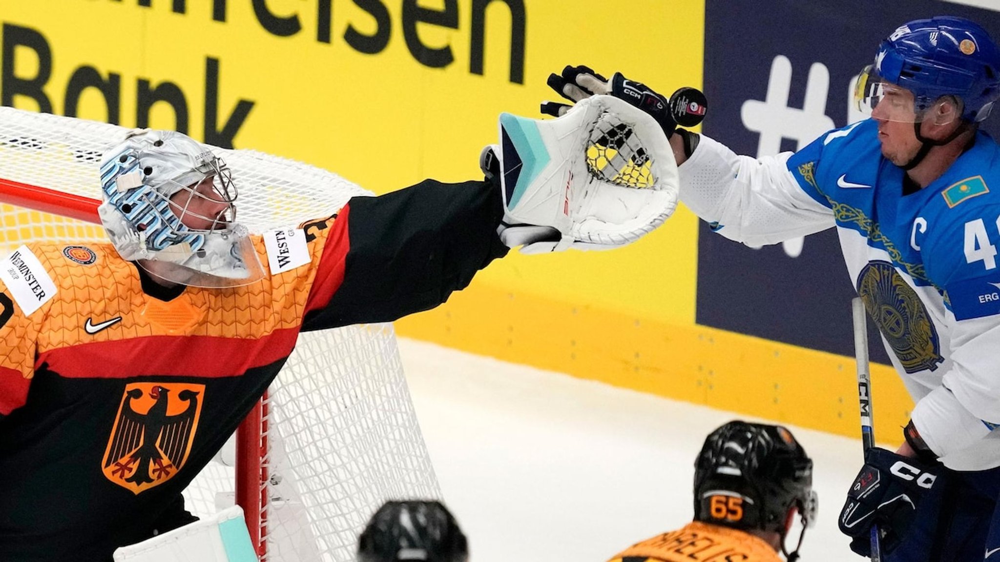 BR24Sport - 'Geil, zu spielen' - NHL-Star Grubauer in der alten Heimat - hier anschauen