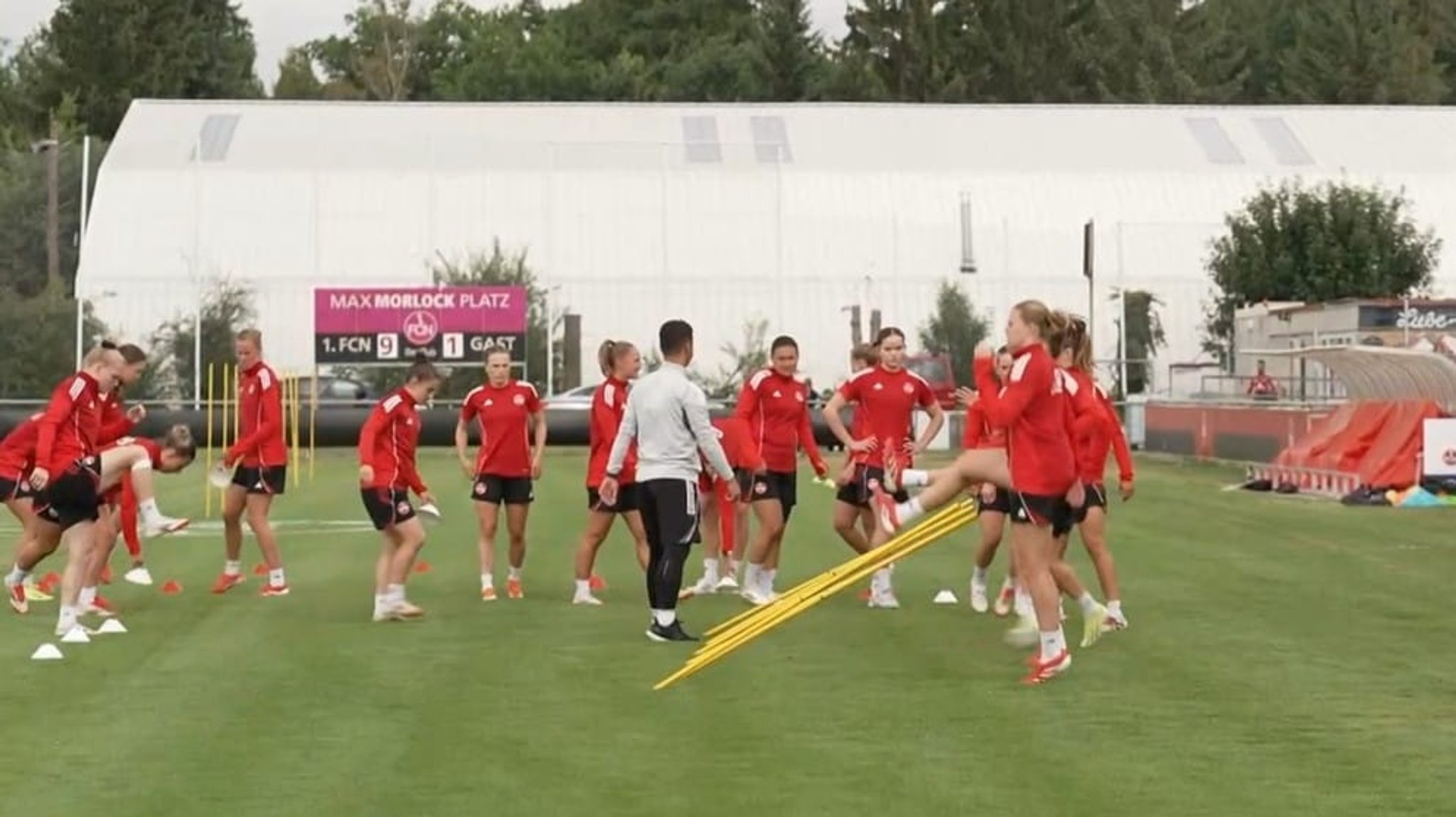 BR24Sport - Clubfrauen starten in die Mission Klassenerhalt - hier anschauen
