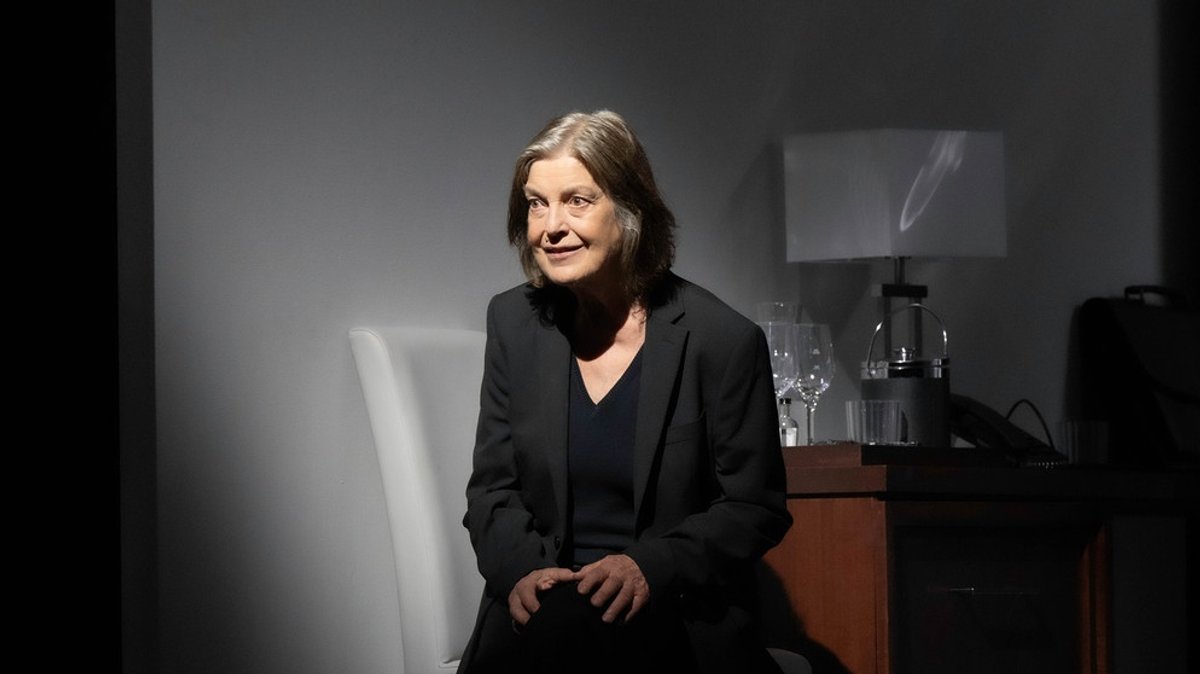 Kritik – "Hotel Metamorphosis" in Salzburg: Übervoll