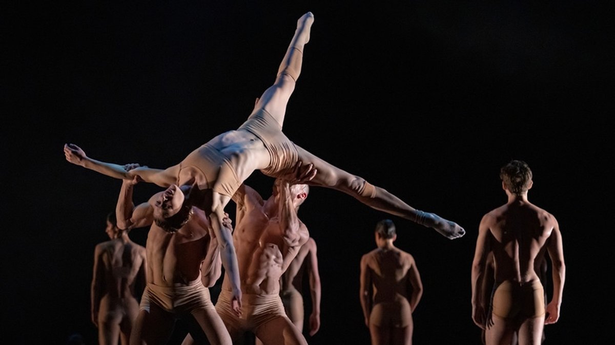 Ballettpremiere in Nürnberg: "Naharin / Clug / Montero": Tauchen ohne Wasser