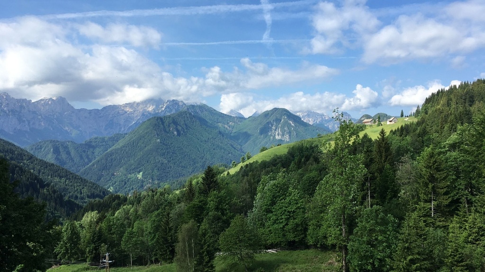 Ein Streifzug durch Slowenien: Alpine Natur und Zeitgeschichte zwischen Triglav und Soča