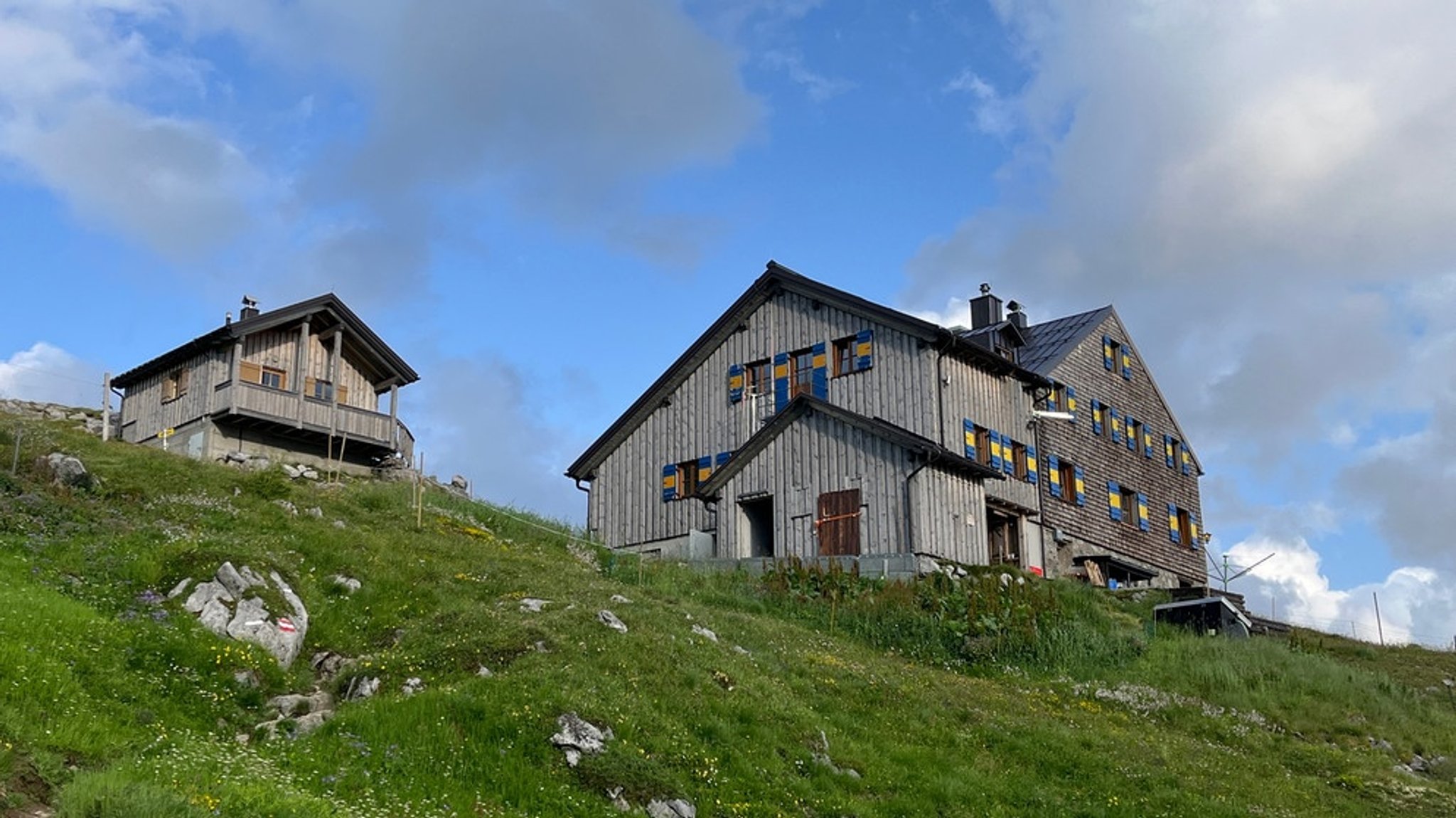 Die Leutkircher Hütte in den Lechtaler Alpen: Kraftplatz zwischen schroffen Felsen