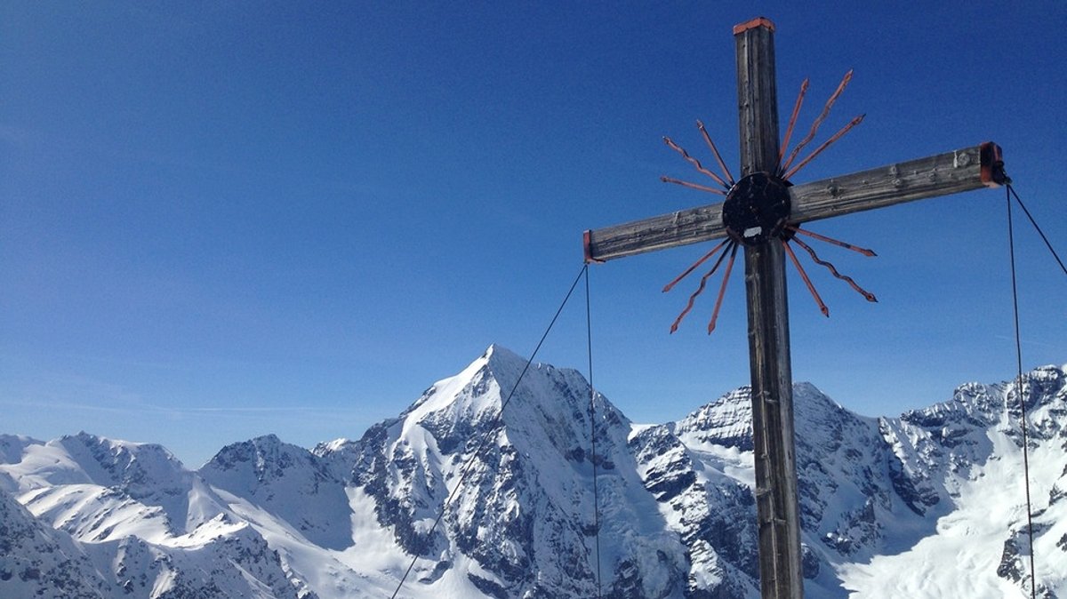 Sanfte Firnhänge zum Abschluss der Saison: Skihochtour auf die Madritschspitze im Martelltal