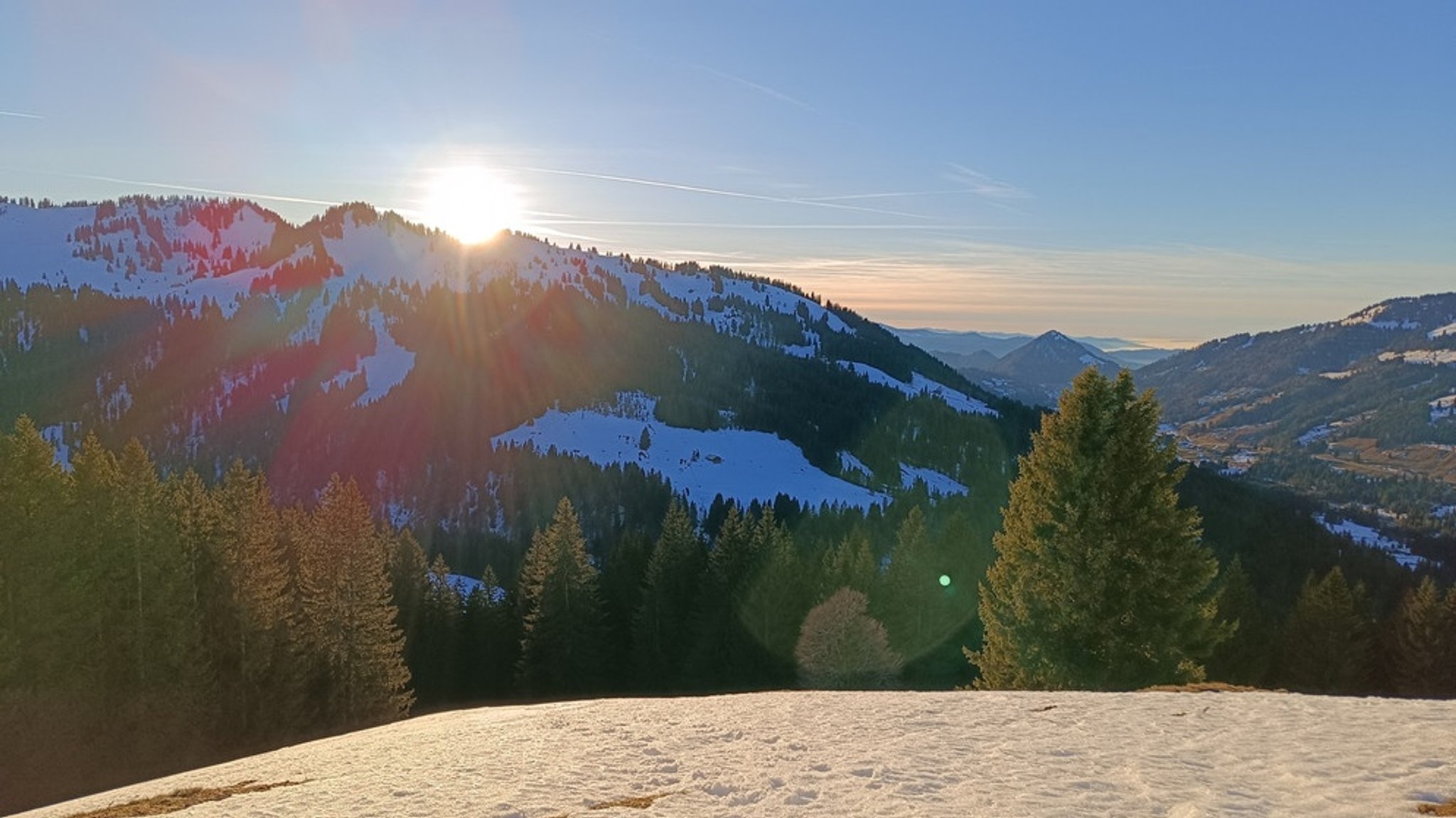 Burglhütte & Hochschelpen: Schneeschuhtour zwischen Allgäu und Bregenzerwald 