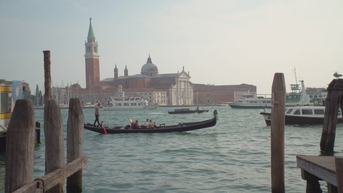 Wenn die Gondeln Touris tragen: Was verbinden Sie mit Venedig?