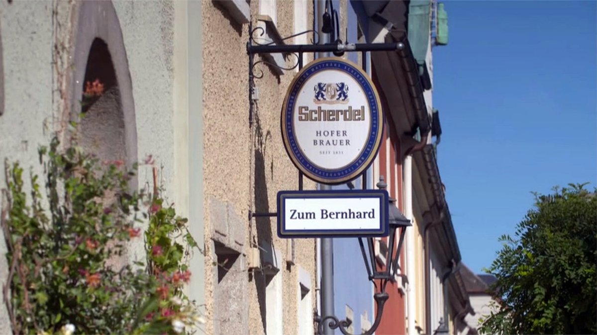 Die Stammgäste packen an: Das Wirtshaus "Zum Bernhard" in Wunsiedel