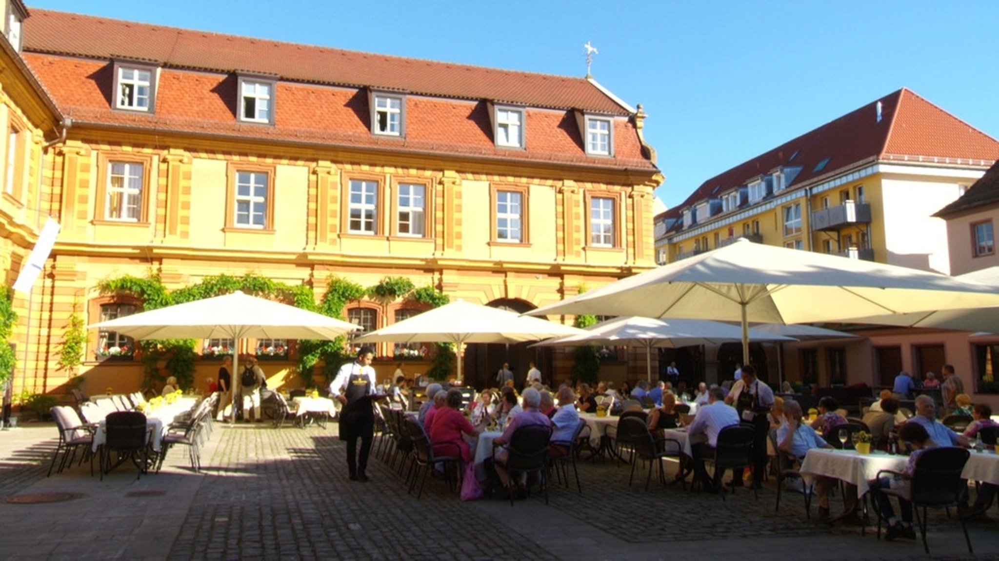Unter unserem Himmel: Das Bürgerspital in Würzburg