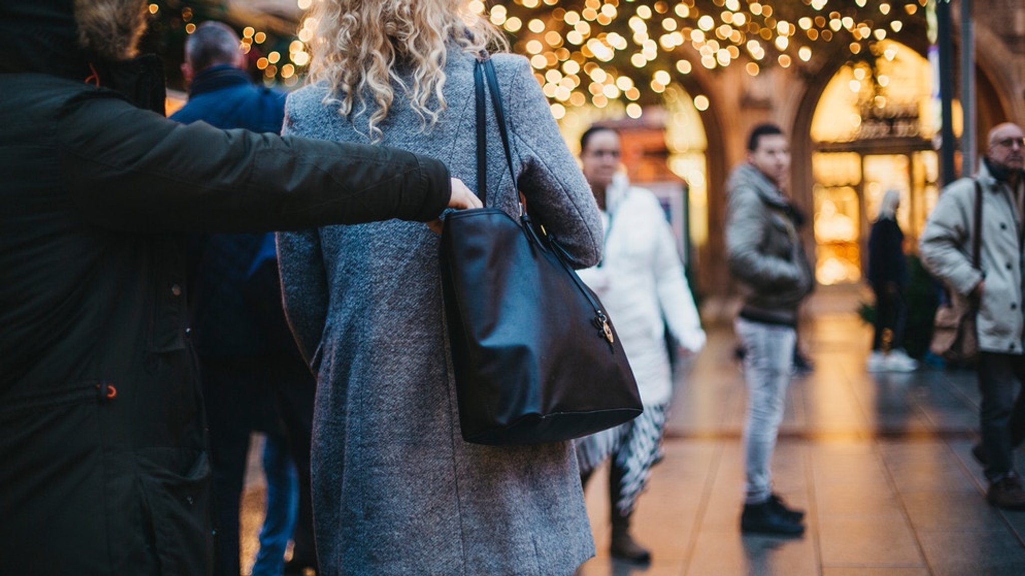 Sicherheit: So schützen Sie sich vor Taschendieben 