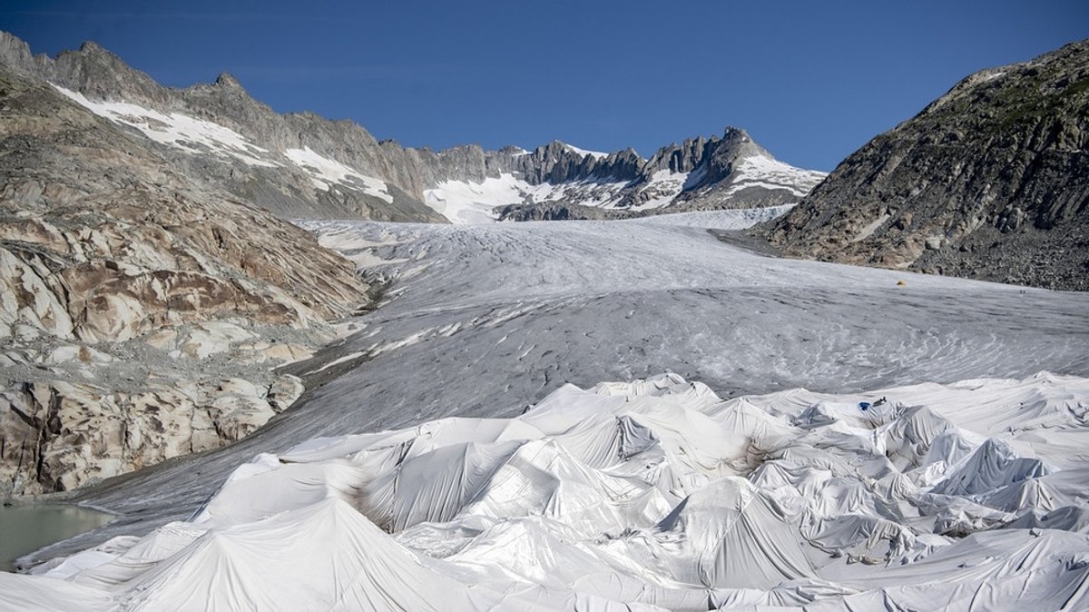 Gletscherschmelze: Rasante Eisschmelze am Rhonegletscher