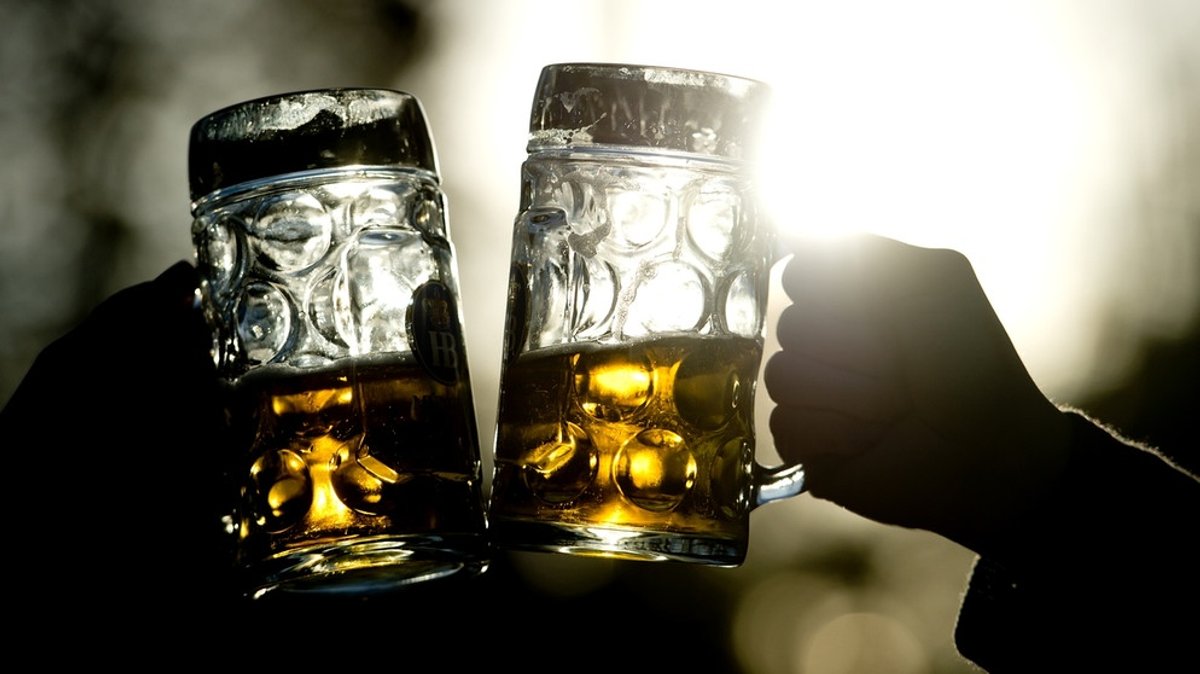 Campus Doku: Volksdroge Alkohol – warum dürfen wir uns zu Tode trinken?
