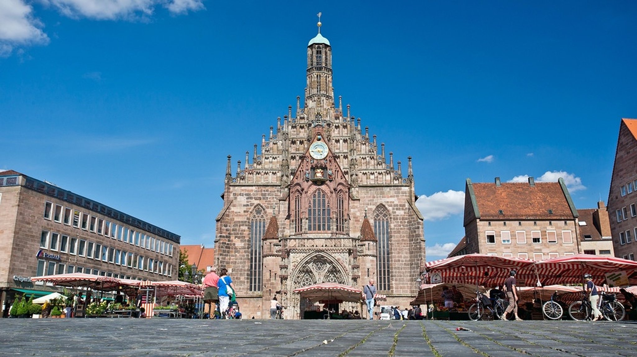 Festplatz und Wunde: Der Nürnberger Hauptmarkt