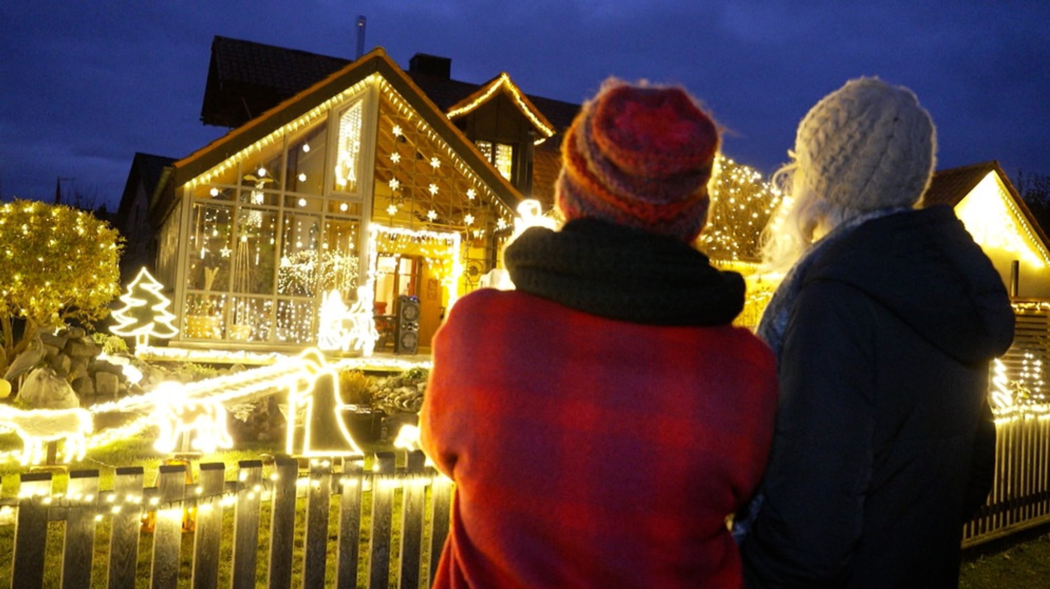 Weihnachtshaus Balzhausen: Weihnachtshaus Balzhausen: 40.000 Lichter für Glanz in den Augen