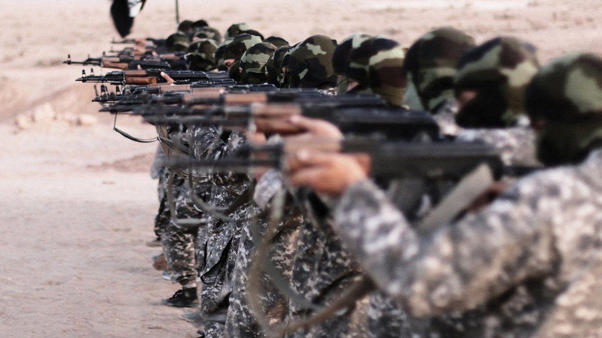 Dschihadisten: Rückkehrer aus Kampfgebieten islamistischer Terrorgruppen überwiegend auf freiem Fuß