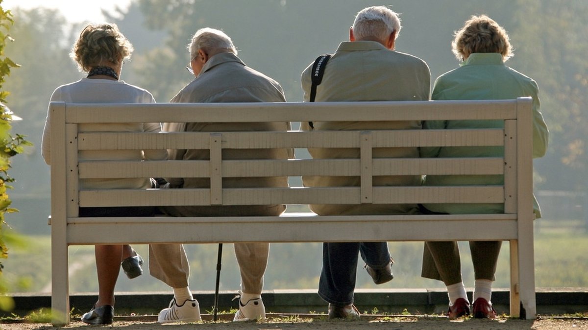 Das Geheimnis des Alterns: Alternsforscher: "Viel hängt von Umweltfaktoren ab"