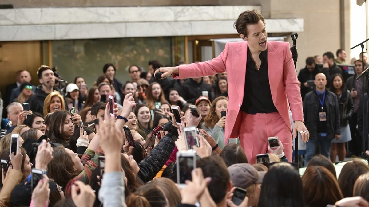 Überraschend geil: Fünf Gründe, warum man Harry Styles als Solo-Künstler feiern muss