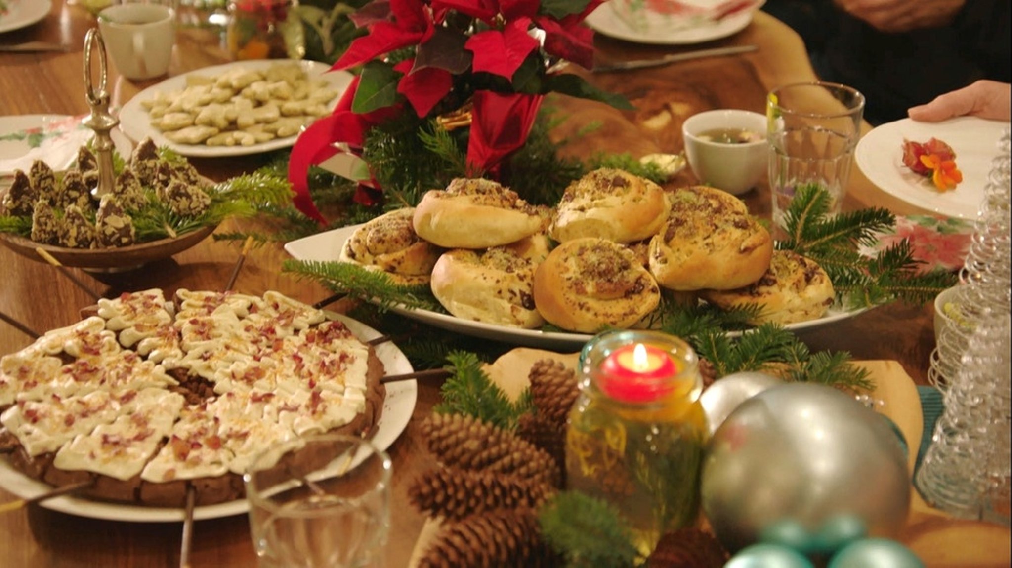 Wilde Weihnachtsnaschereien: Latschen-Gebäck und Tannen-Konfekt