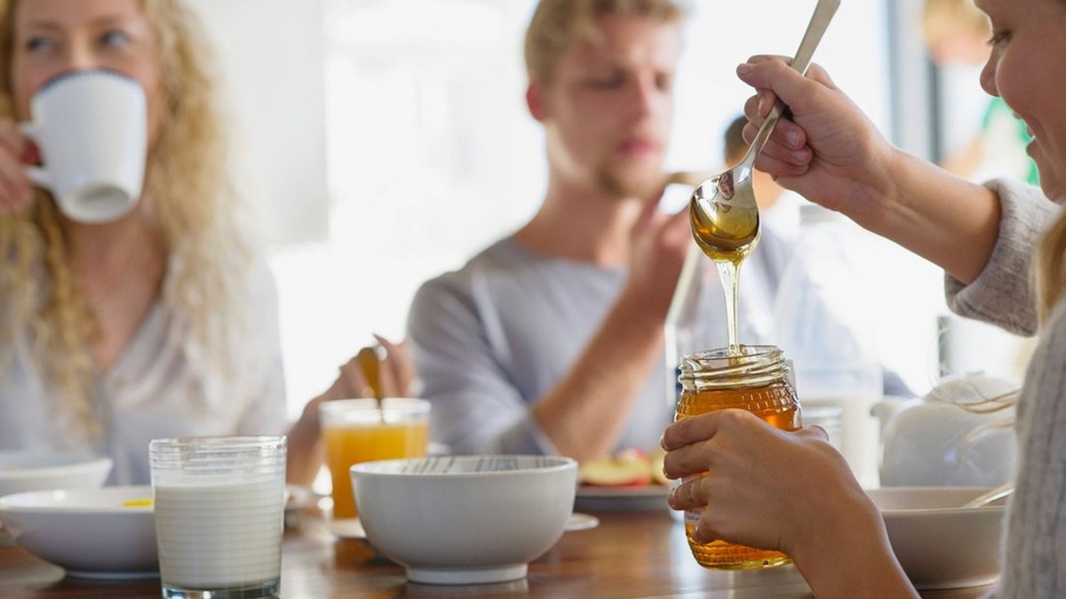 Warum Honig vom Imker kaufen: Ist wirklich soviel Honig aus dem Supermarkt gefälscht?